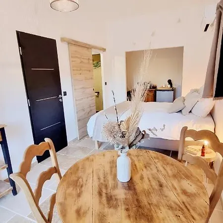 فندق مبيت وإفطار Oasis En Provence Luberon Pierrevert