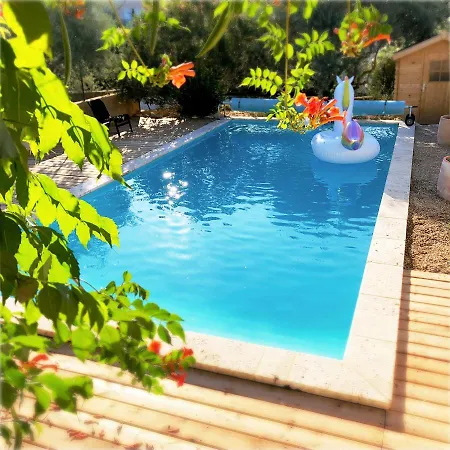 Oasis En Provence Luberon Bed & Breakfast Pierrevert